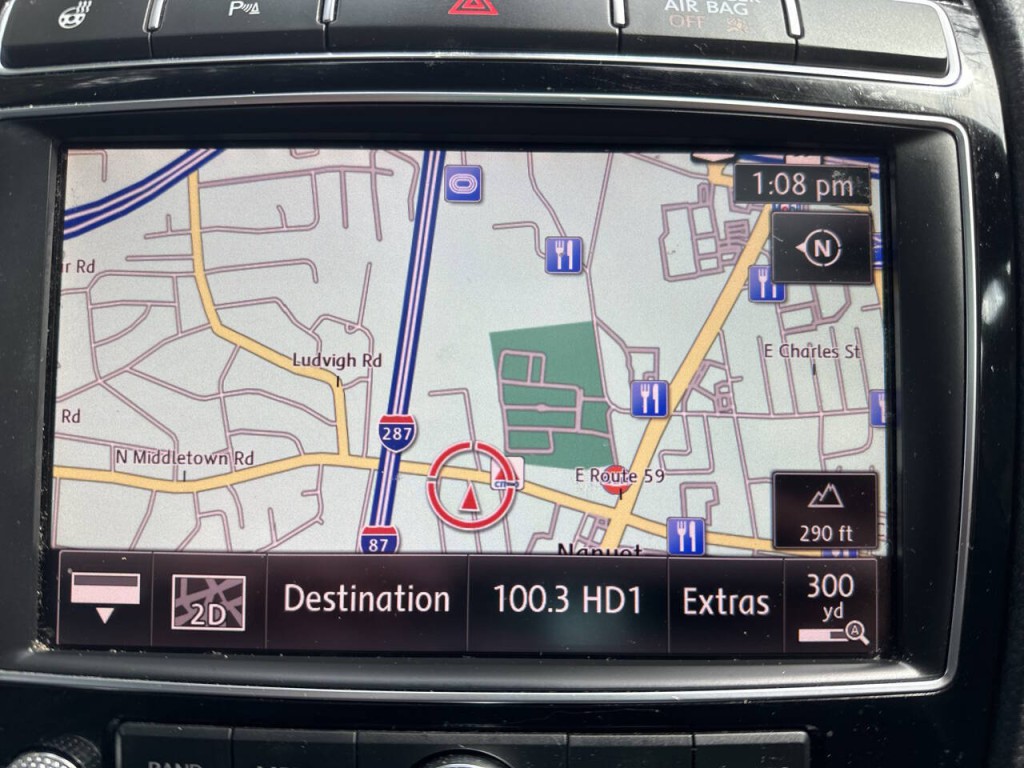 2017 Volkswagen Touareg Image 12