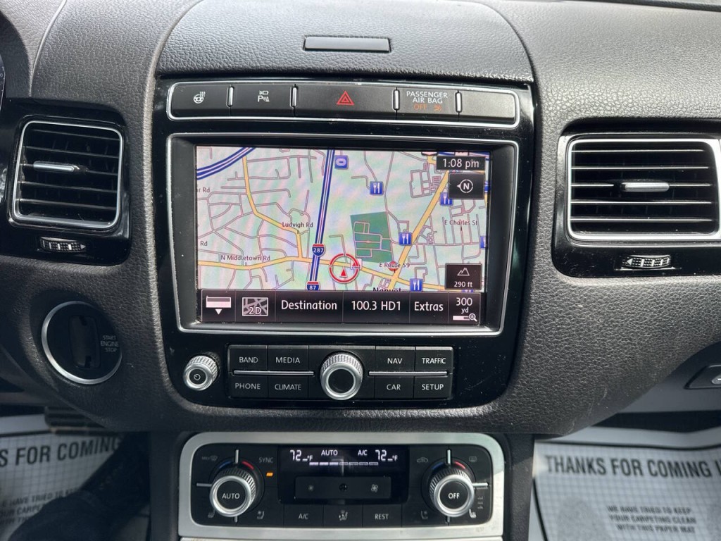 2017 Volkswagen Touareg Image 14