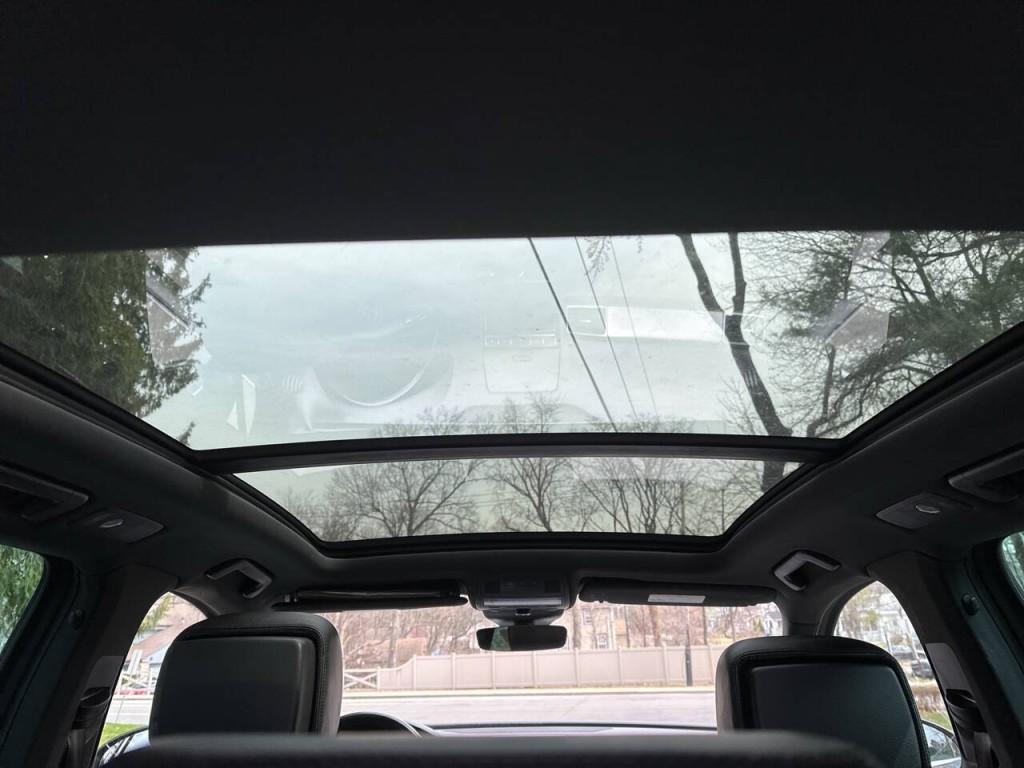 2017 Volkswagen Touareg Image 27