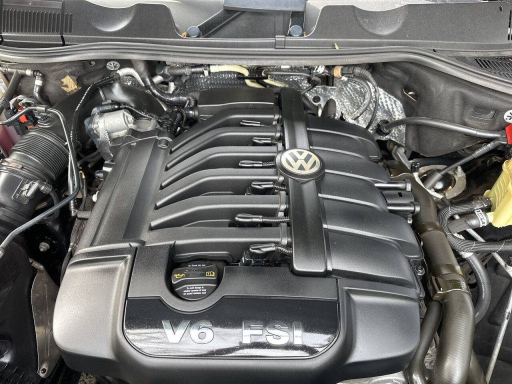 2017 Volkswagen Touareg Image 29