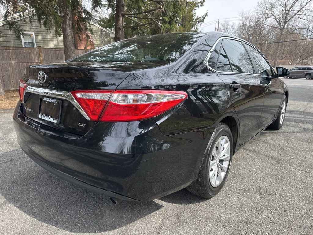 2016 Toyota Camry Image 4
