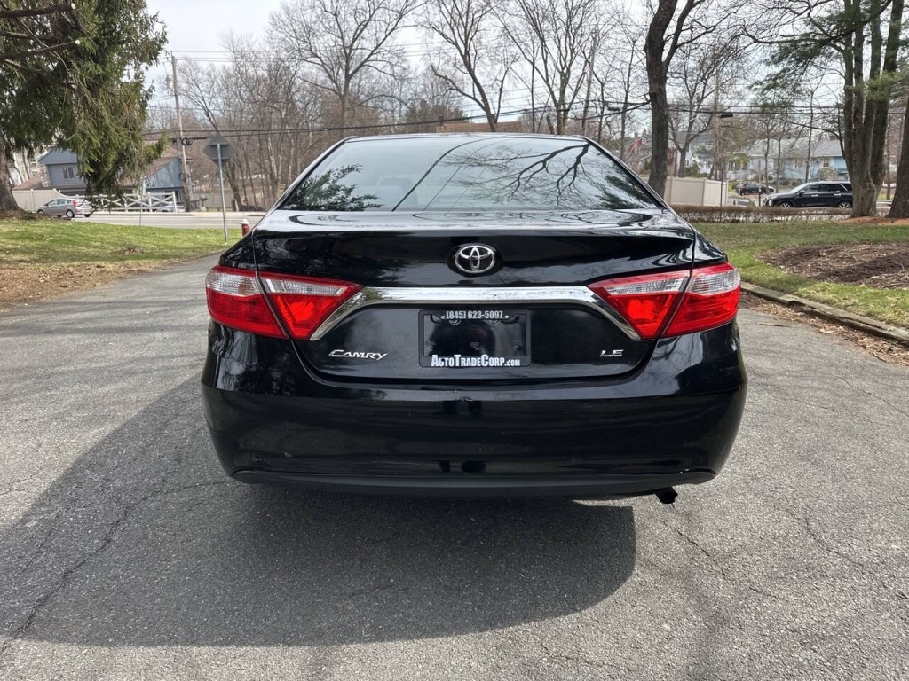 2016 Toyota Camry Image 5