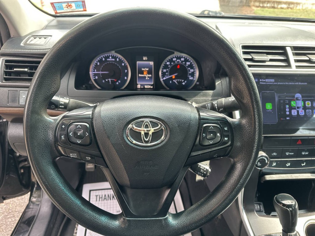 2016 Toyota Camry Image 11