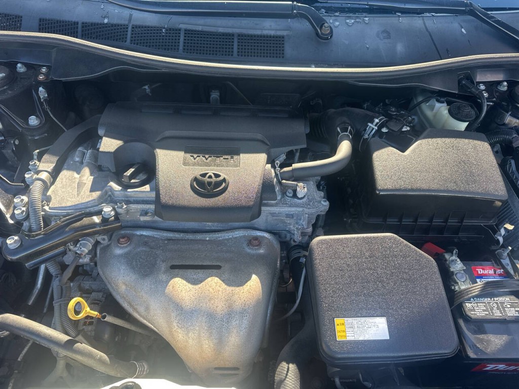 2016 Toyota Camry Image 28
