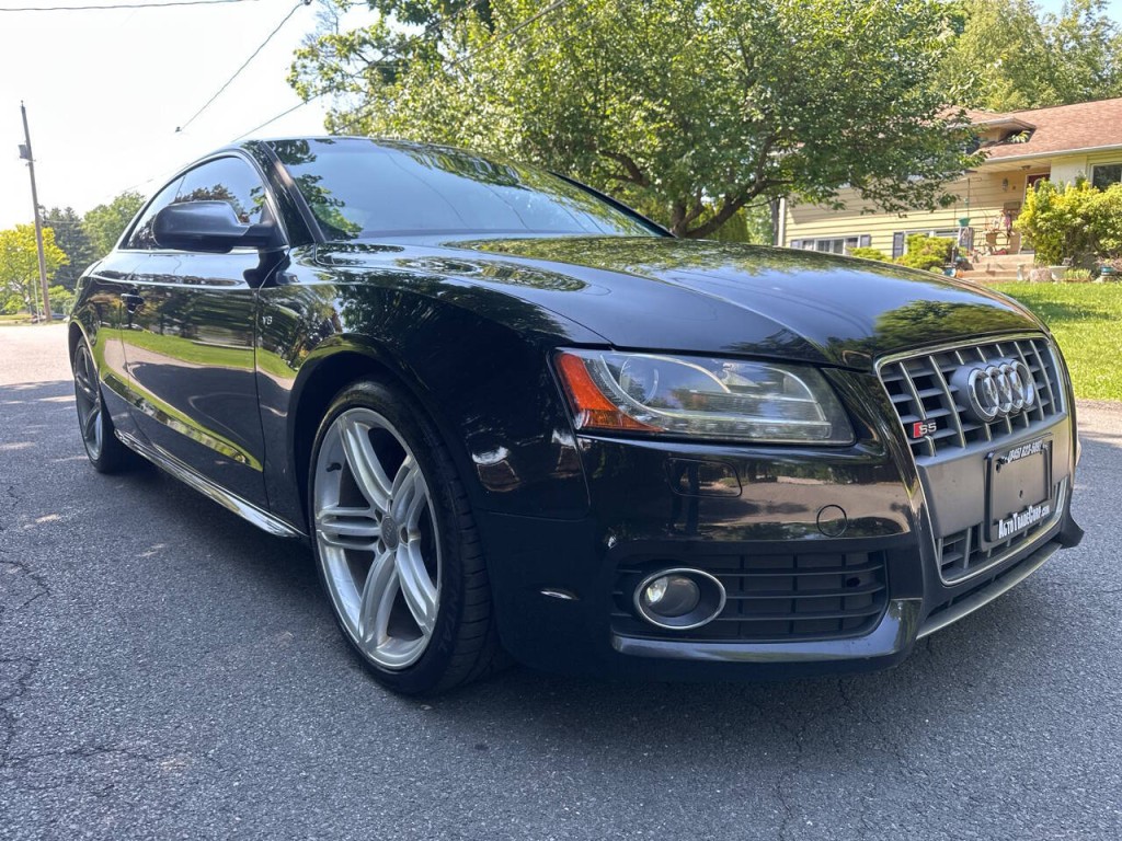 2011 Audi S5 Image 2