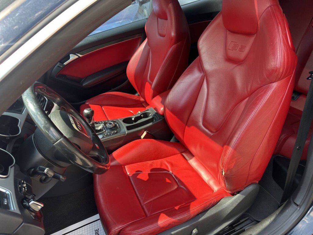 2011 Audi S5 Image 11