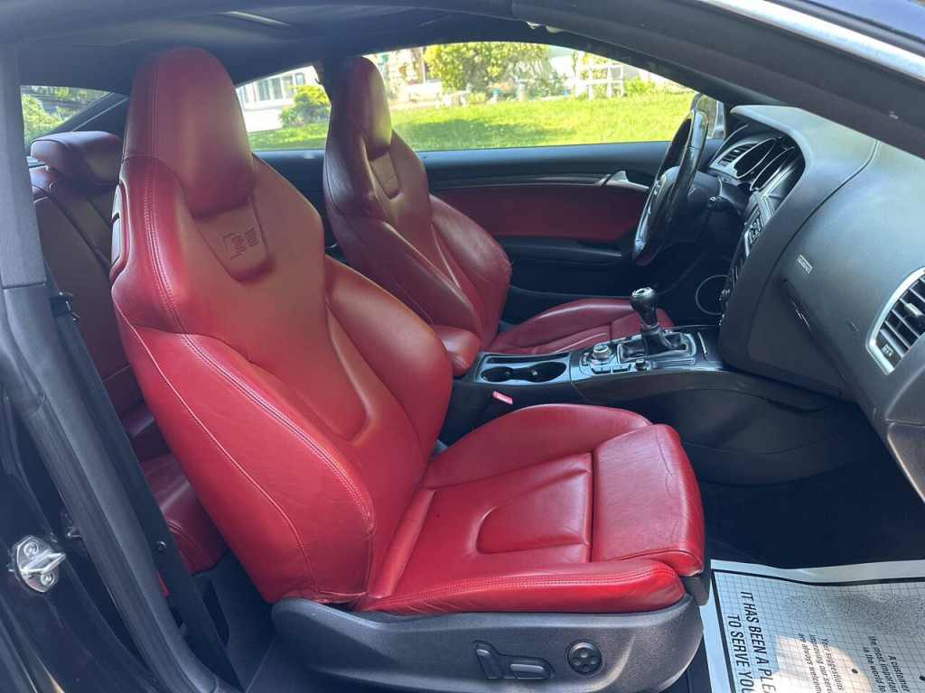 2011 Audi S5 Image 24