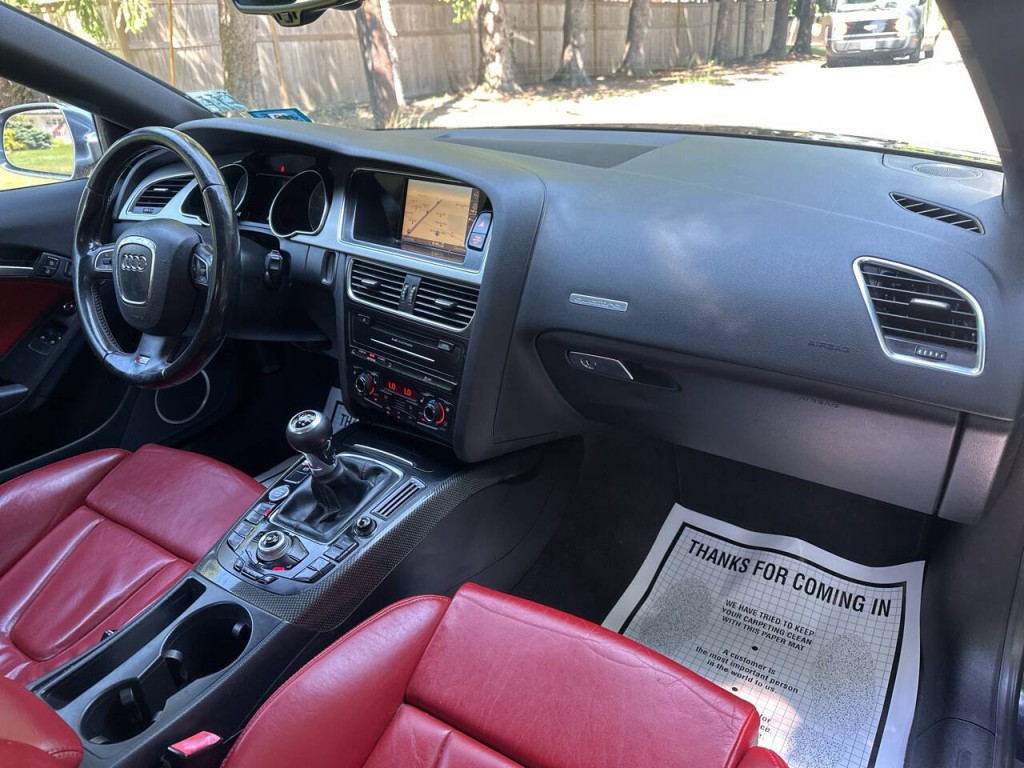 2011 Audi S5 Image 25
