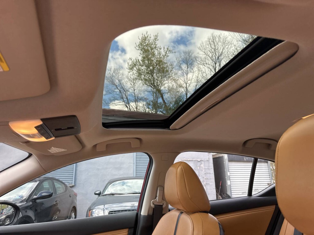 2020 Nissan Sentra Image 17