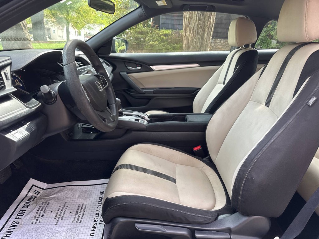 2017 Honda Civic Image 10
