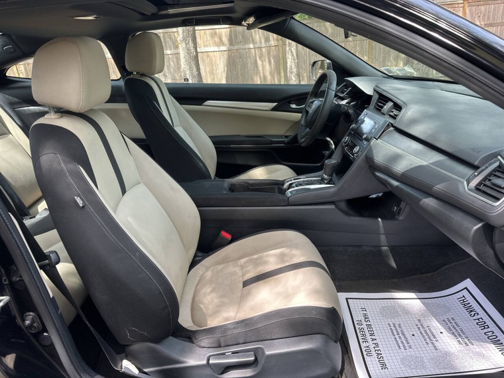 2017 Honda Civic Image 17