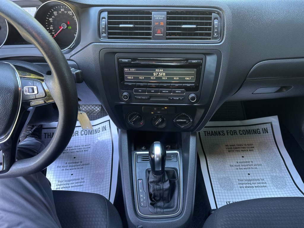 2015 Volkswagen Jetta Image 12