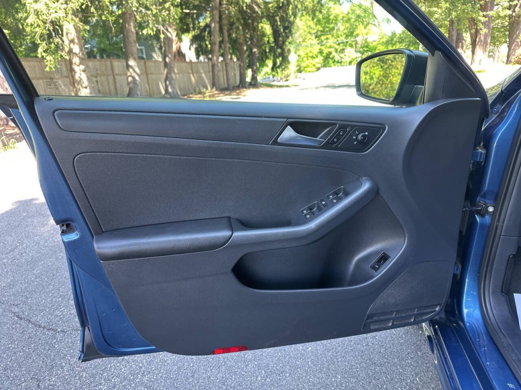 2015 Volkswagen Jetta Image 13