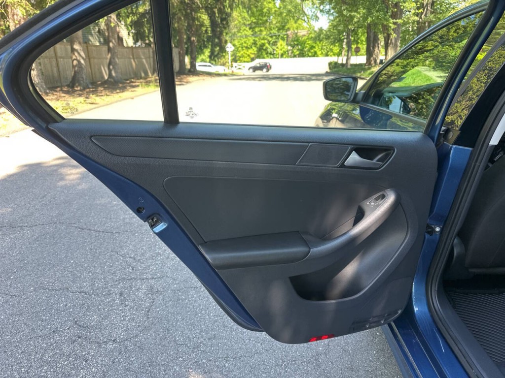 2015 Volkswagen Jetta Image 15