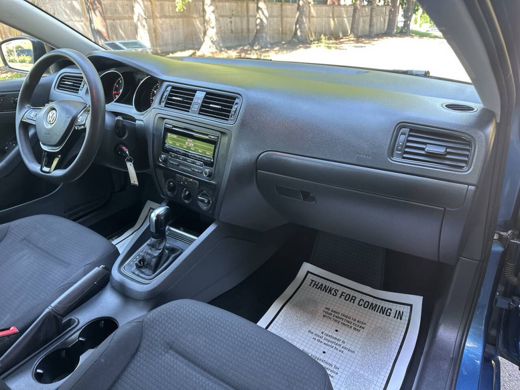 2015 Volkswagen Jetta Image 17