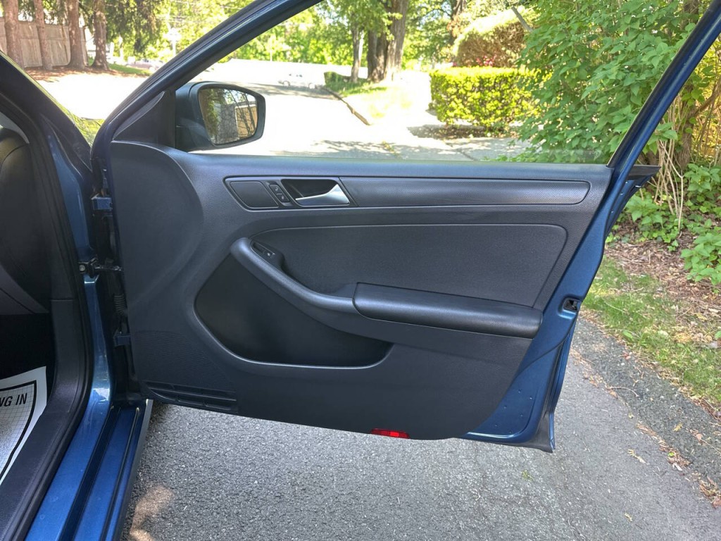 2015 Volkswagen Jetta Image 18