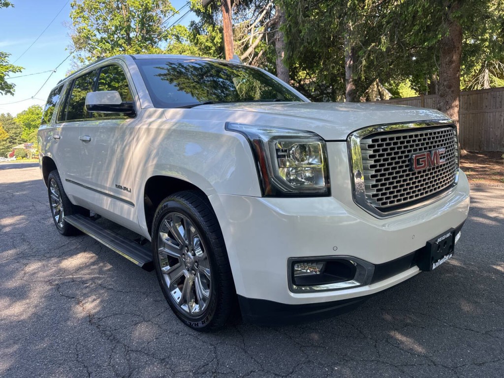 2015 GMC Yukon Image 2