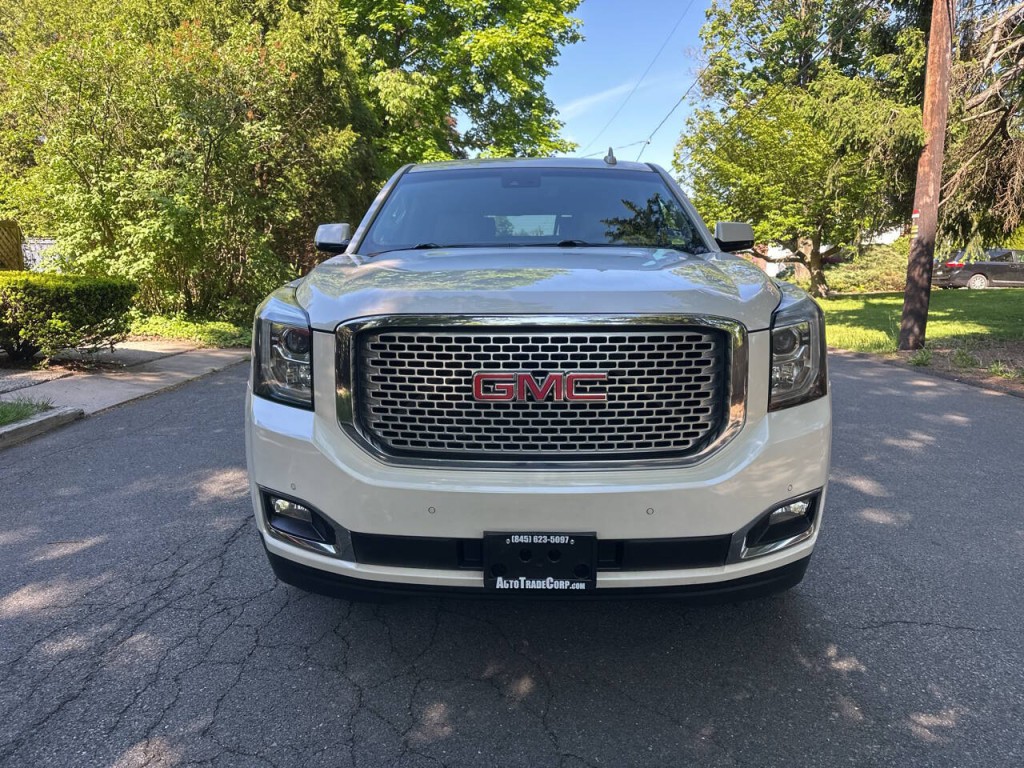 2015 GMC Yukon Image 9