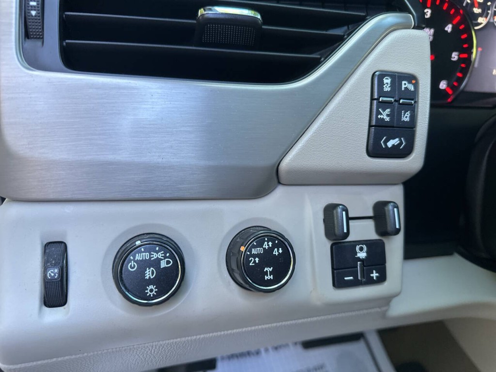 2015 GMC Yukon Image 17