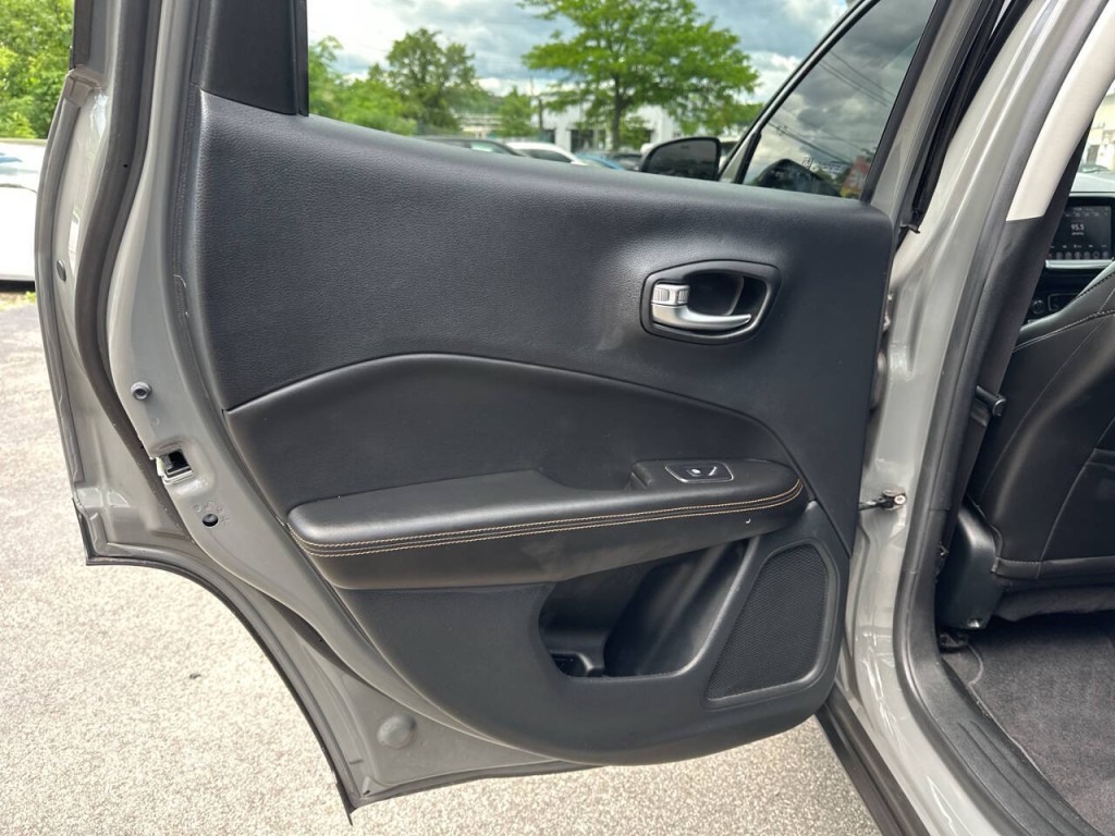 2021 Jeep Compass Image 18