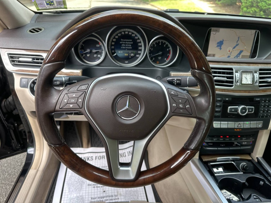 2014 Mercedes-Benz E-Class Image 11