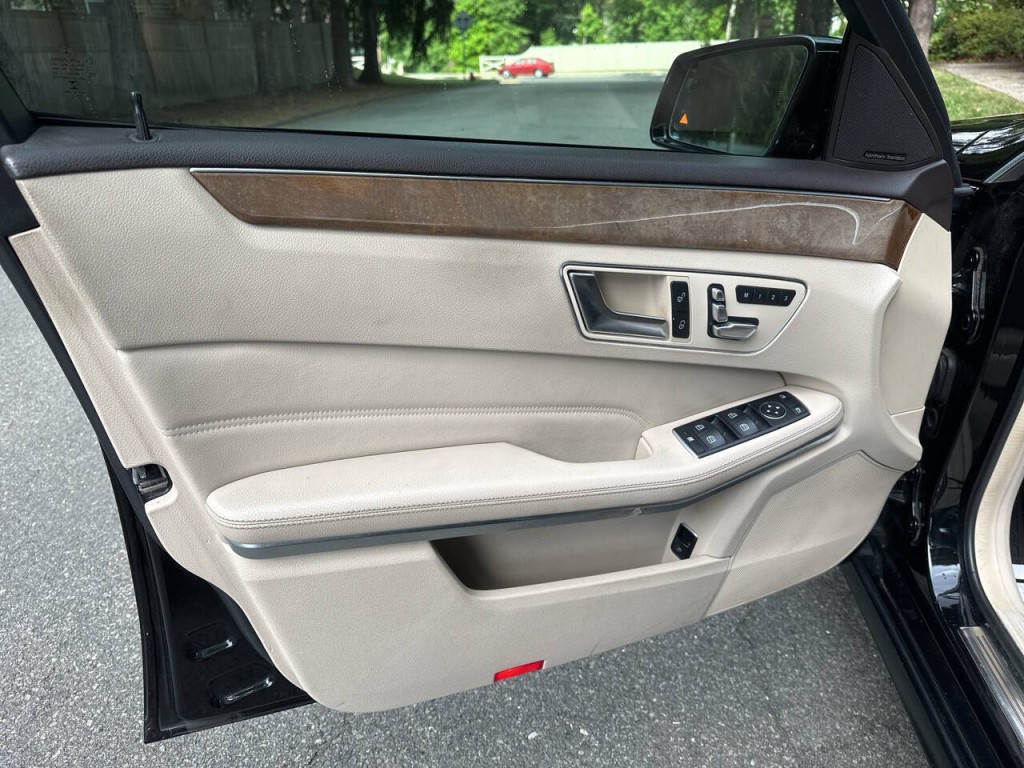 2014 Mercedes-Benz E-Class Image 16