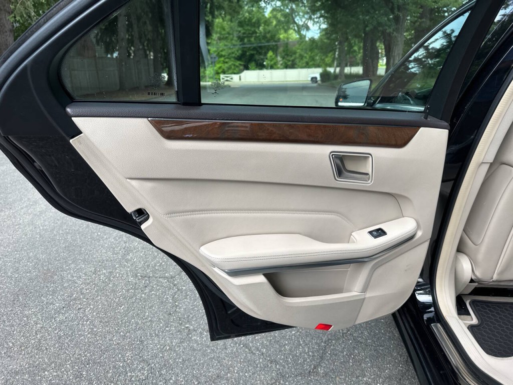 2014 Mercedes-Benz E-Class Image 18