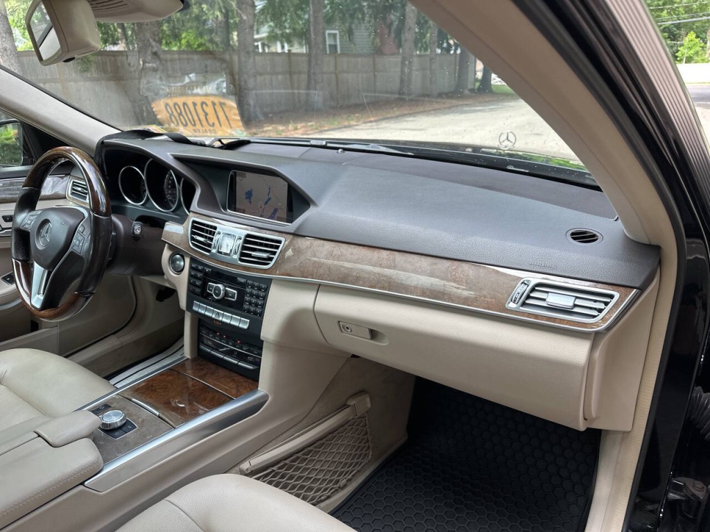 2014 Mercedes-Benz E-Class Image 20