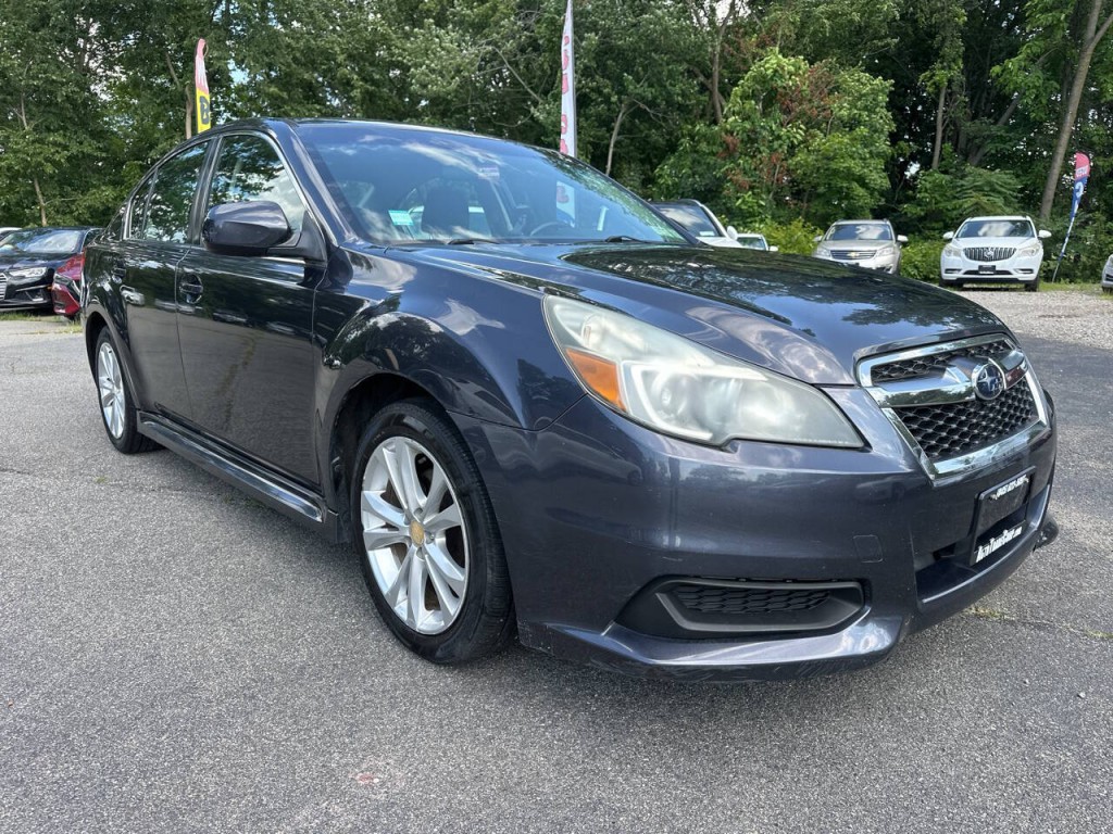 2013 Subaru Legacy Image 2