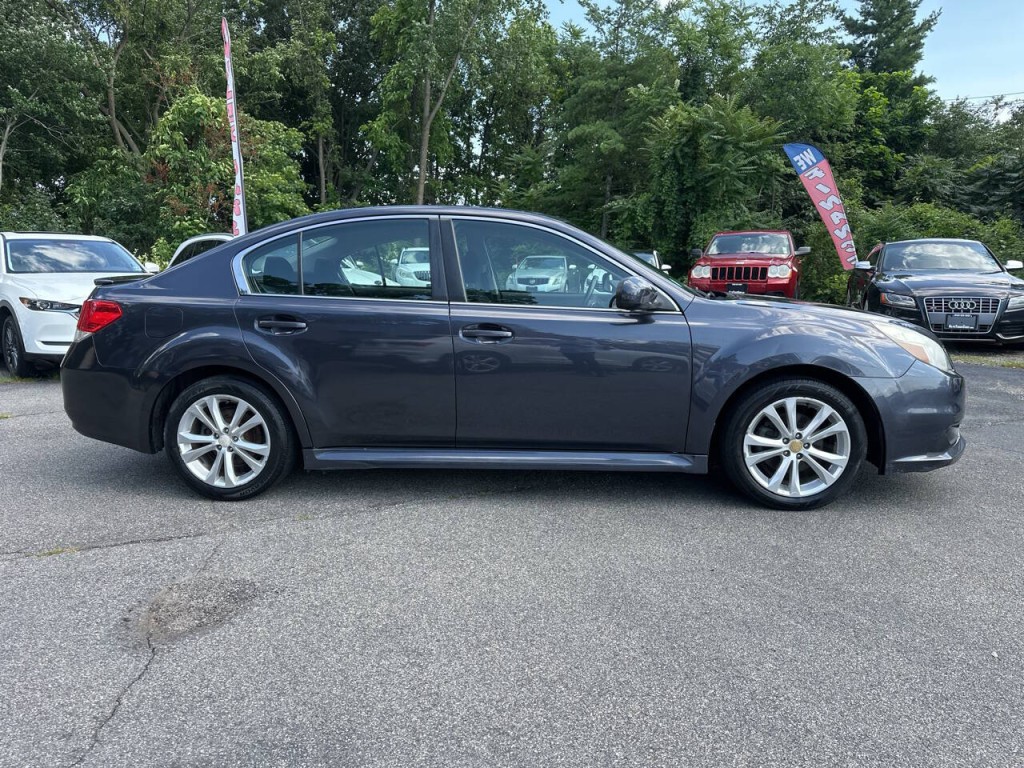 2013 Subaru Legacy Image 3