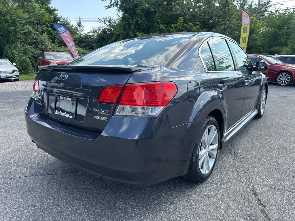 2013 Subaru Legacy Image 4