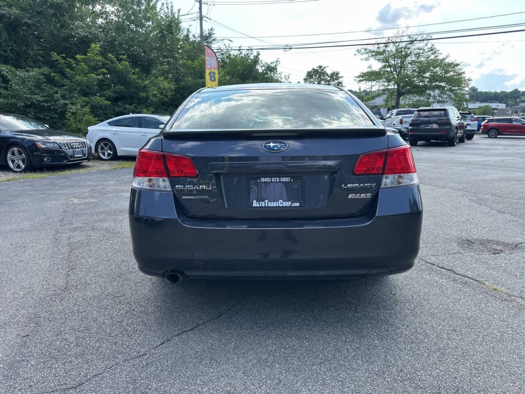 2013 Subaru Legacy Image 5