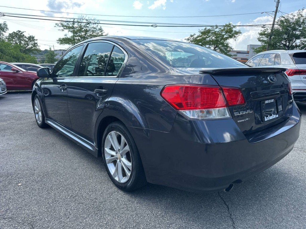 2013 Subaru Legacy Image 6