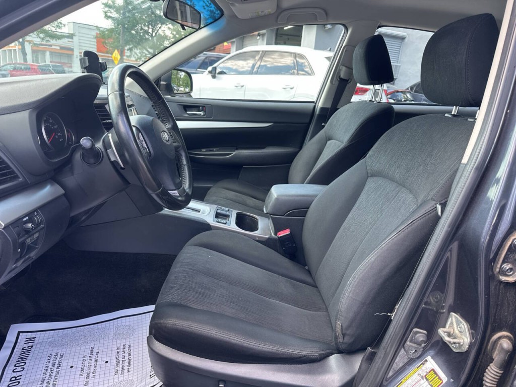 2013 Subaru Legacy Image 10