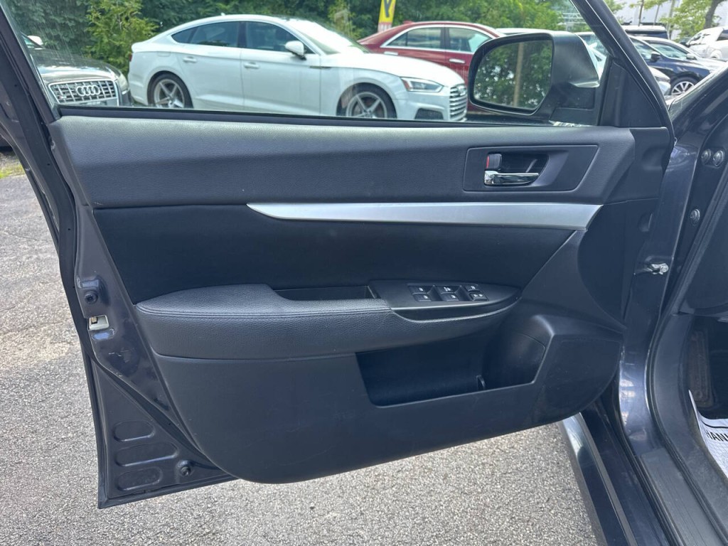 2013 Subaru Legacy Image 14