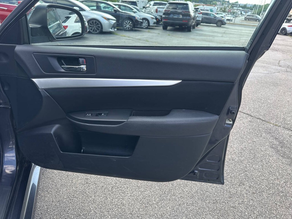 2013 Subaru Legacy Image 19