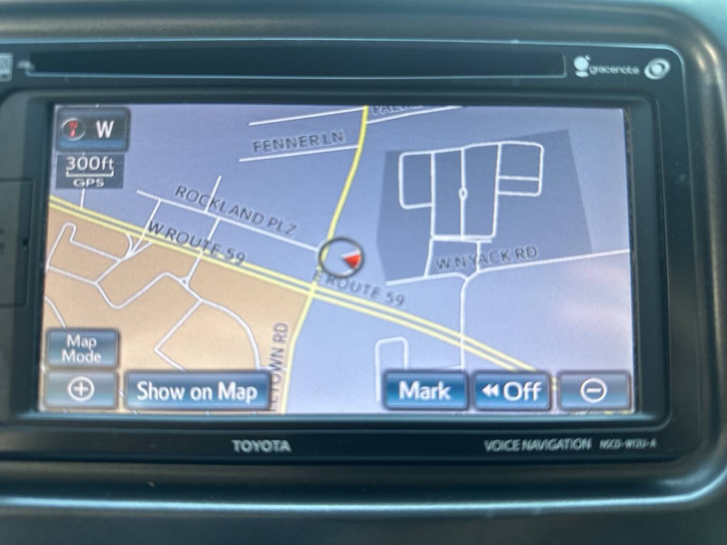 2014 Toyota Sienna Image 11