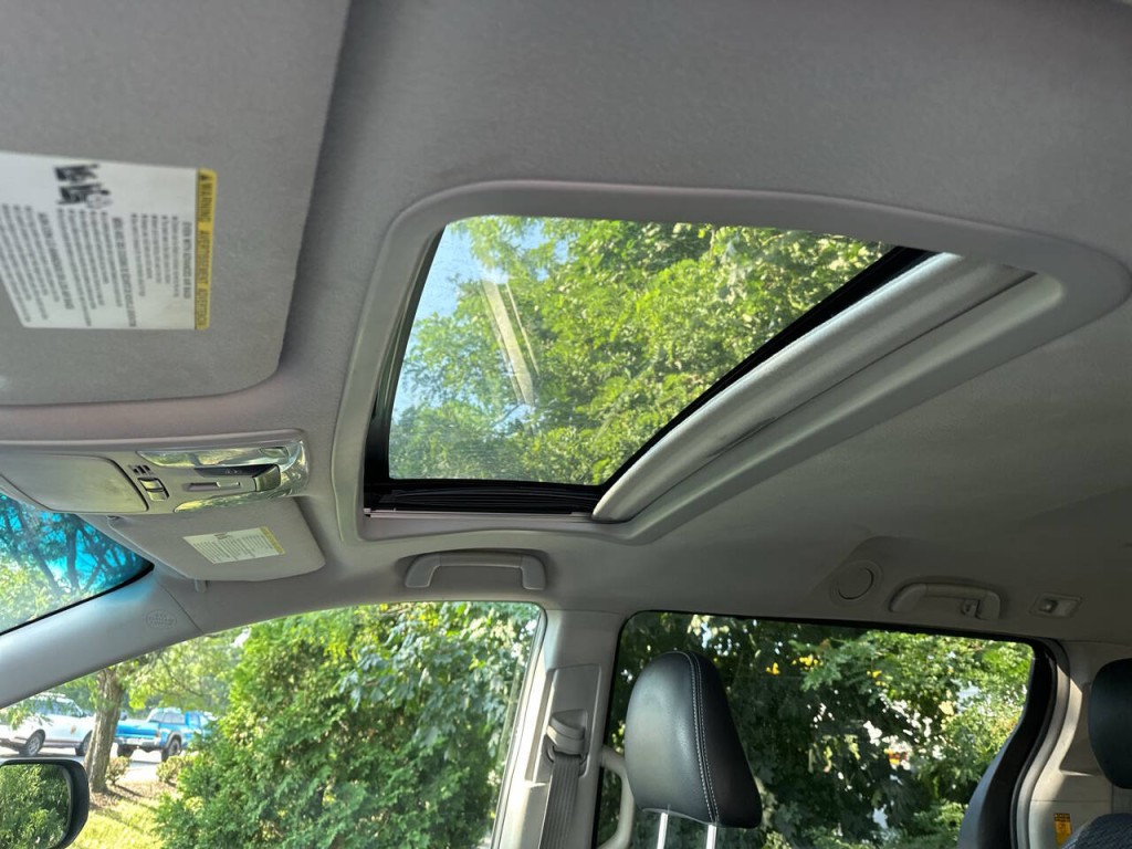 2014 Toyota Sienna Image 13