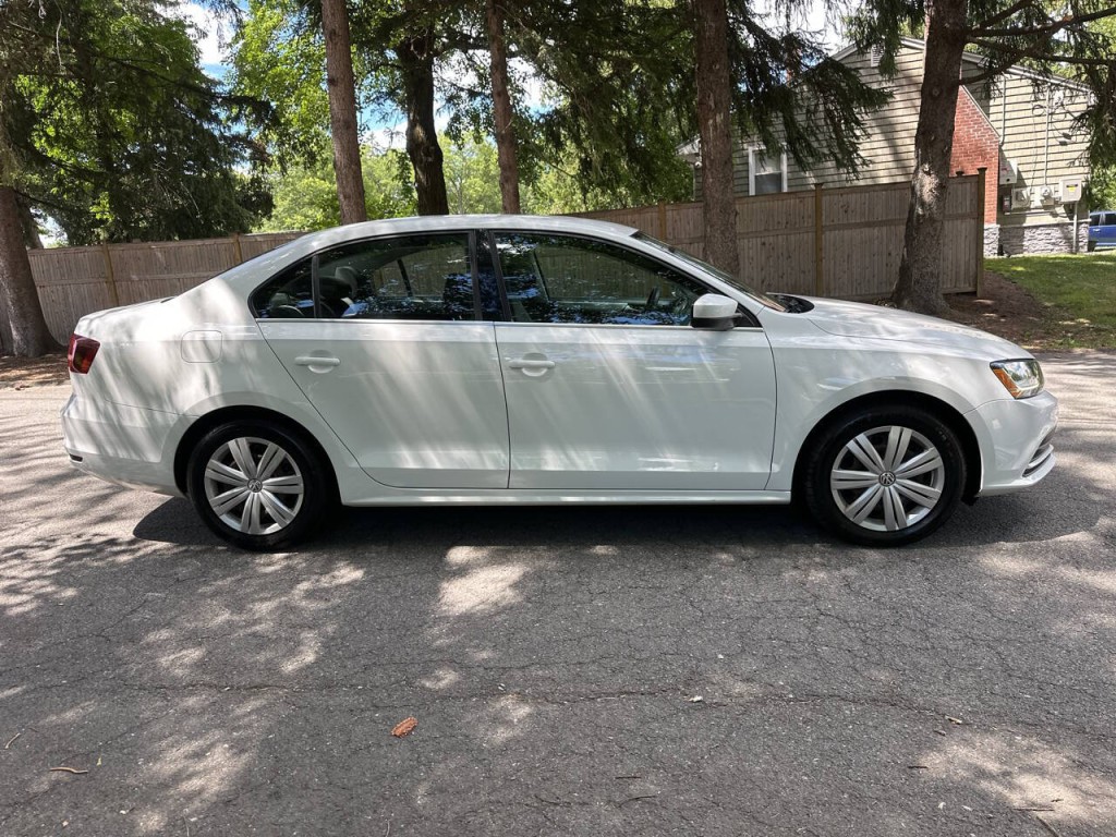 2017 Volkswagen Jetta Image 3
