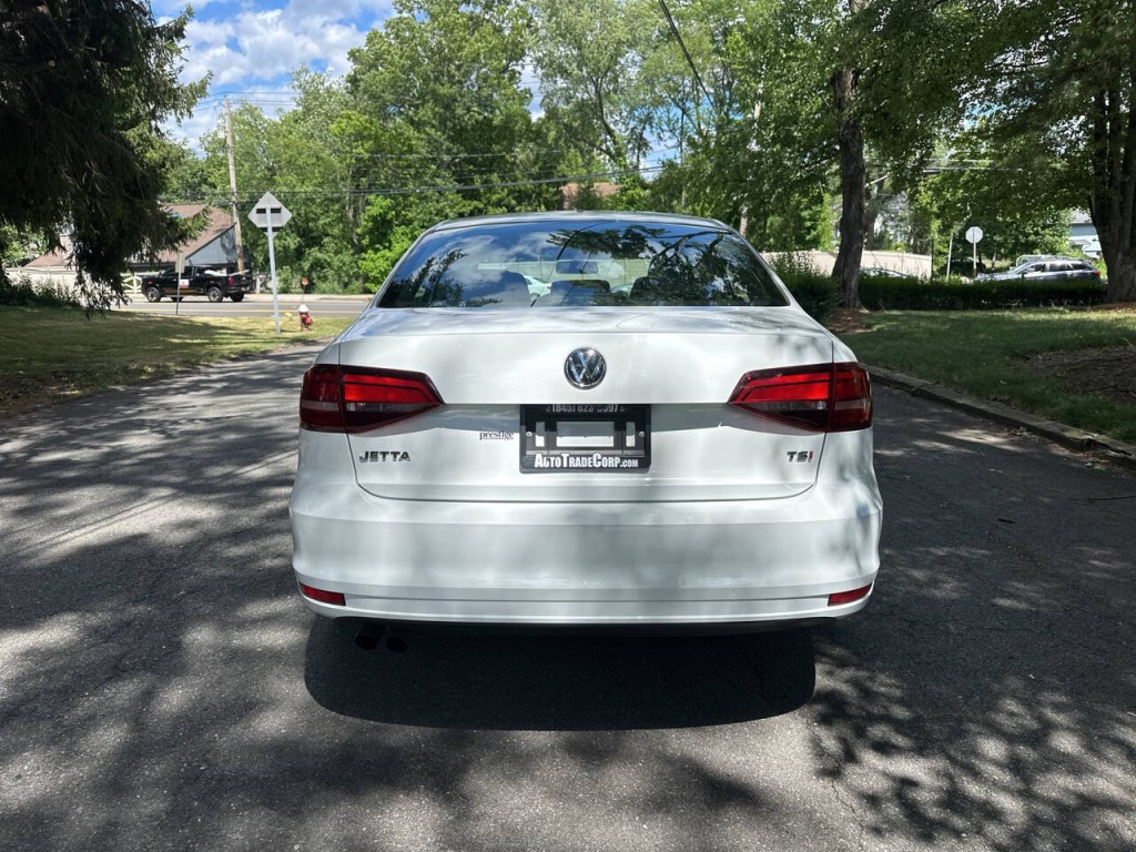 2017 Volkswagen Jetta Image 5