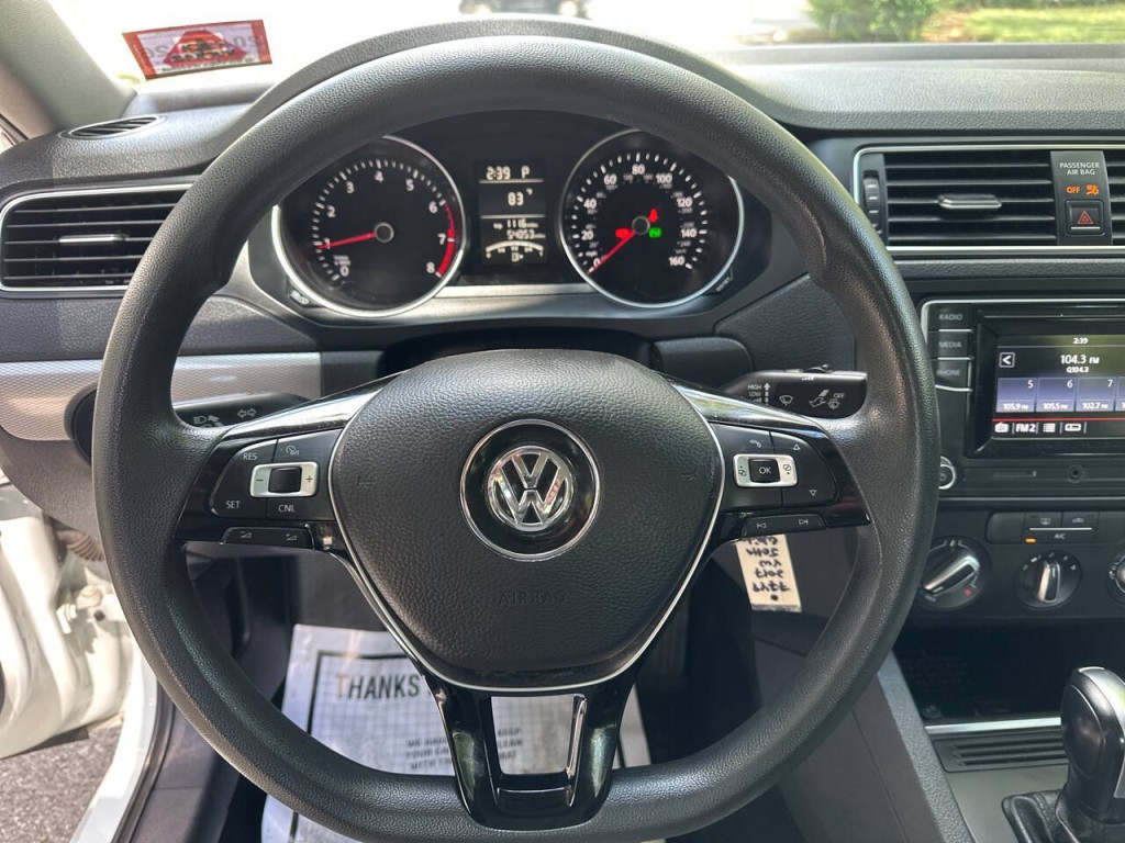 2017 Volkswagen Jetta Image 11