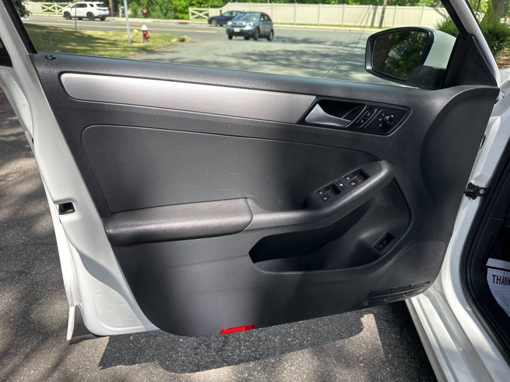 2017 Volkswagen Jetta Image 14