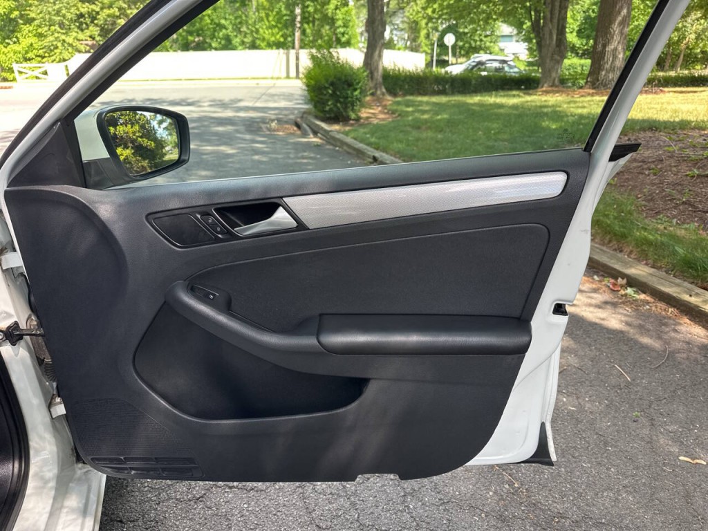 2017 Volkswagen Jetta Image 19