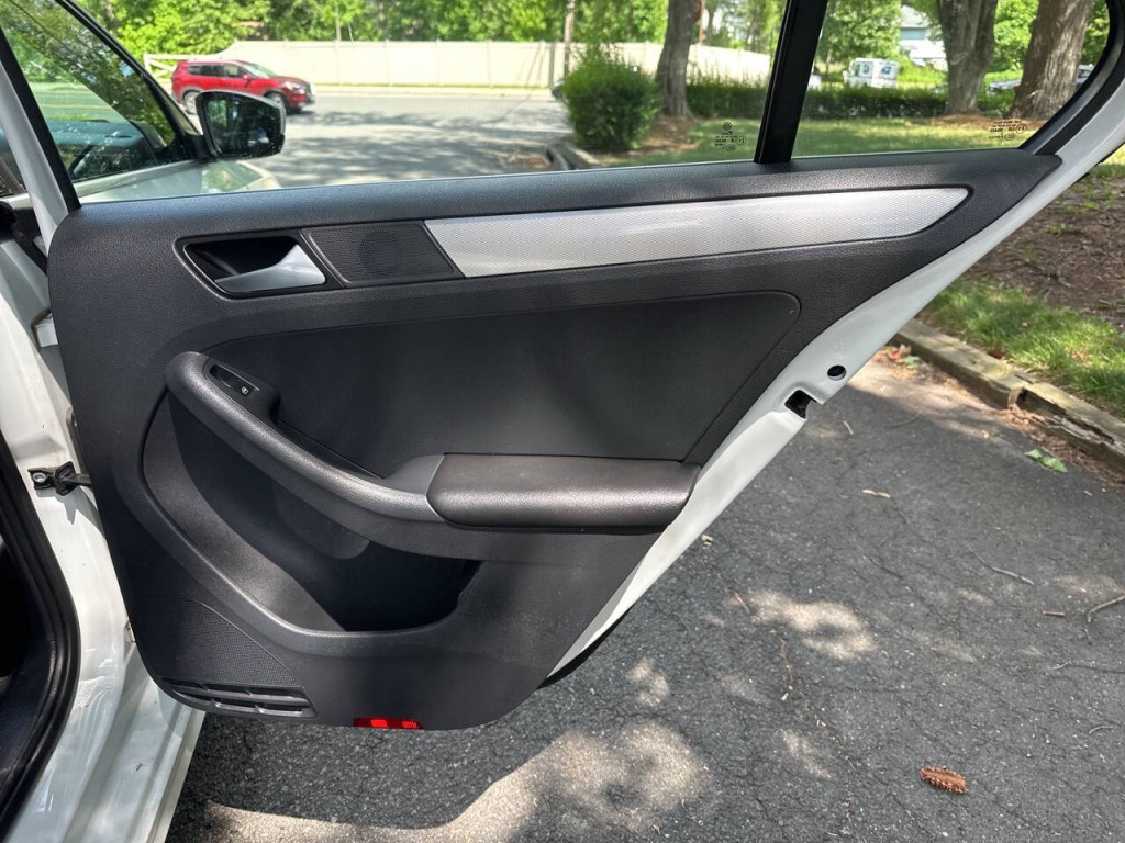 2017 Volkswagen Jetta Image 21