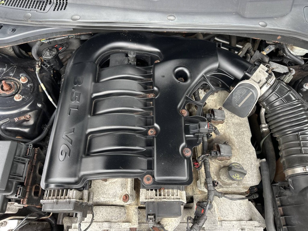 2005 Chrysler 300 Image 22