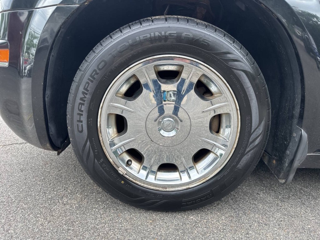 2005 Chrysler 300 Image 23