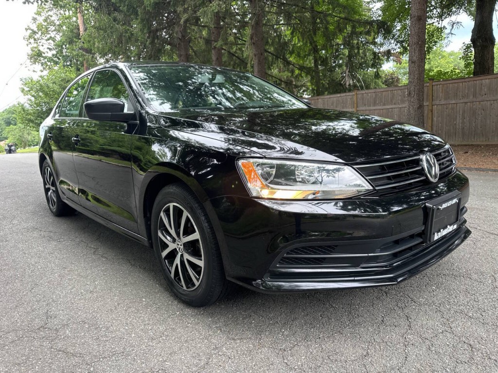 2016 Volkswagen Jetta Image 2