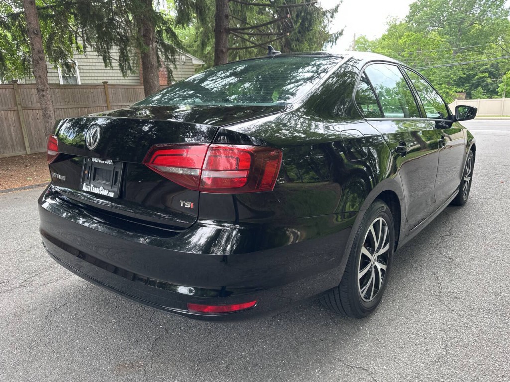 2016 Volkswagen Jetta Image 4