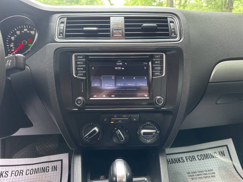 2016 Volkswagen Jetta Image 13