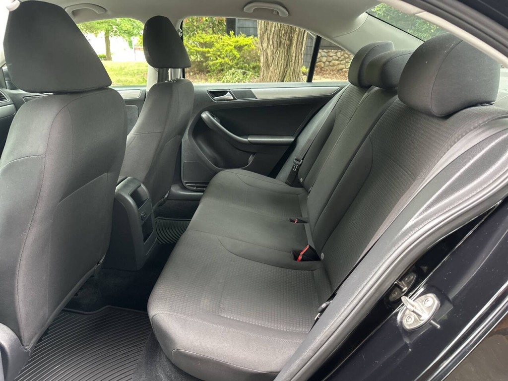 2016 Volkswagen Jetta Image 16